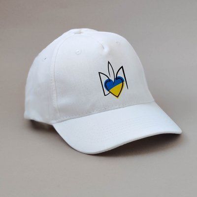Біла кепка з гербом та серцем 64326526643 фото